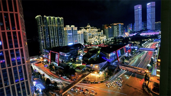 造价27亿贵州第一神盘,花果园还有修的比5个故宫还大的白宫