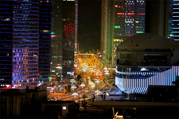 造价27亿贵州第一神盘,花果园还有修的比5个故宫还大的白宫