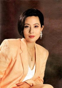 ​傅丽莉个人资料简介(傅丽莉的丈夫是著名男星孙淳，两人相爱大半生，是公认的幸