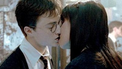 ​西方圣诞节传统习俗：槲寄生下恋人接吻的由来