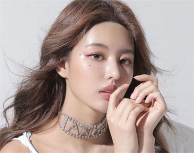 ​韩国网红郑宥娜是谁 她还是一位女赛车手哟