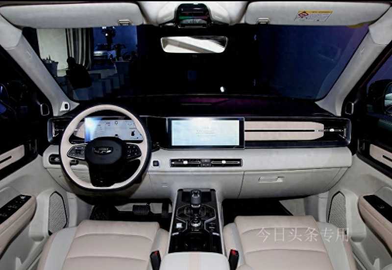 适合女生开的车(盘点5款适合女生开的车)