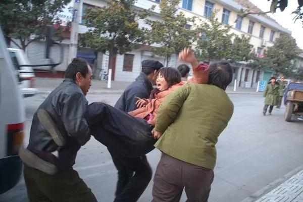 盲山剧情解说(《盲山》细节值得深思)-