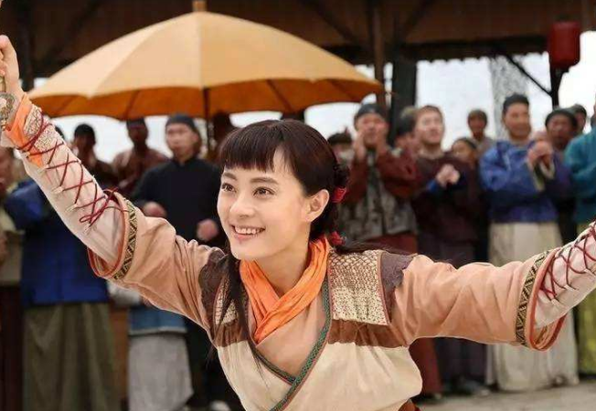 那年花开月正圆电视剧剧情介绍（那年花开月正圆故事梗概）-