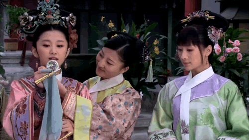 甄嬛传里敦亲王福晋是谁演的(田朴珺甄嬛传剧照)-