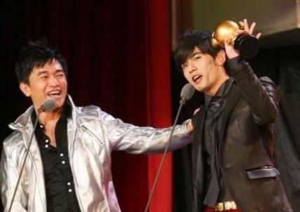 《超猛新人王》