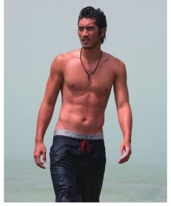 ​康熙来了高以翔林志玲 小s和林志玲在节目中调戏高以翔