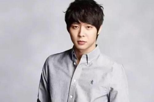 朴有天承认女友是韩智敏