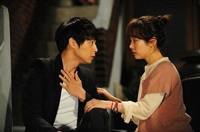 ​朴有天承认女友是韩智敏 这对荧幕情侣很速配