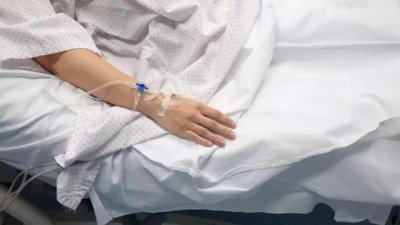 ​穆尼拉·阿布都拉昏厥27年：一醒悟来 她从30岁形成了60岁