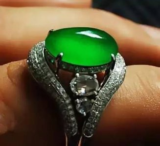 ​翡翠和玉的区别在哪里 翡翠和玉到底有什么不同？