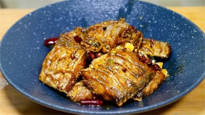 ​红烧带鱼的正确方法，牢记这几点，鱼肉鲜嫩入味又下饭，太香了