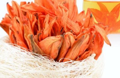 ​百合花茶正确泡法（百合花茶的功效与作用 百合花茶怎么泡）