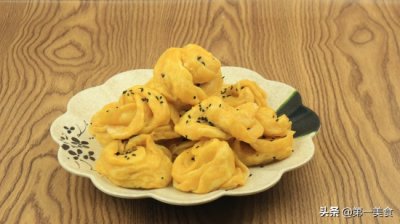 ​花卷做法简单易学，不仅好看而且简单，一压一切做成花，蓬松柔软不塌陷