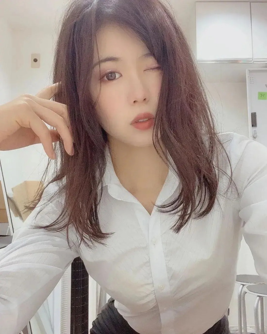 宅男女神宫村菜菜子美图分享,暗黑界的大长腿!