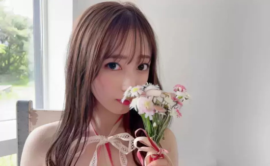 知名女团成员入驻暗黑界的小湊四叶美图分享，钻石级新人！