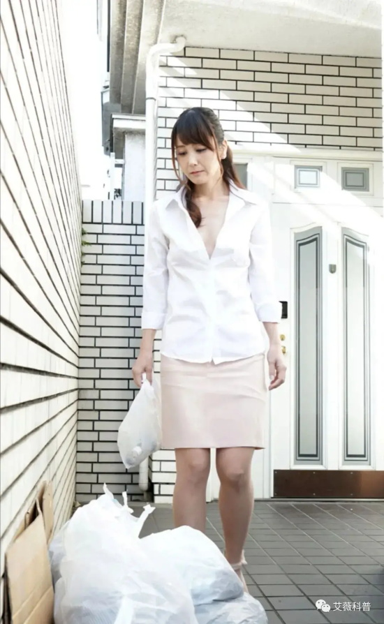 轻熟系女演员奥村沙織写真分享，风韵是招牌！