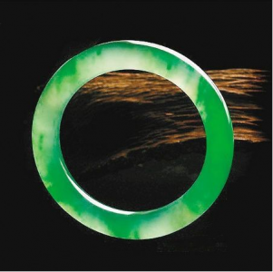 ​火车进站动态描写一段话