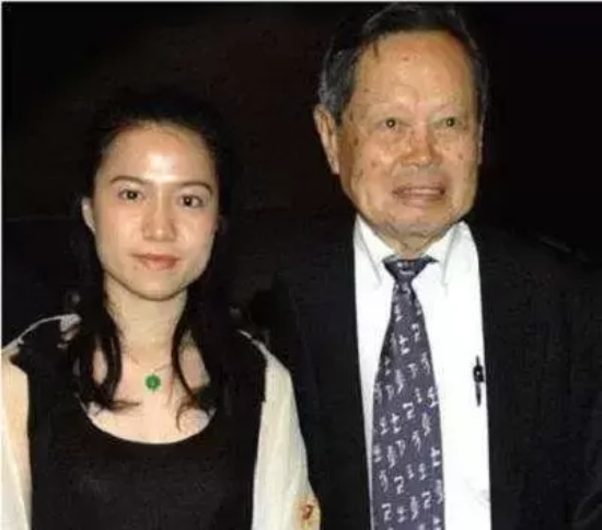 杨振宁和翁帆是否产下一子?纯属谣言两人没有孩子