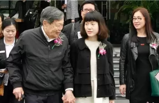 杨振宁和翁帆是否产下一子?纯属谣言两人没有孩子