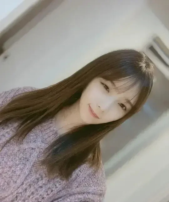 日本治愈系笑容美少女，楚楚动人的笑容：与田祐希