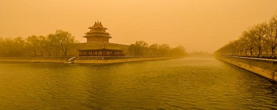 ​在沙漠遇到沙尘暴怎么办 在沙漠遇到沙尘暴如何自救