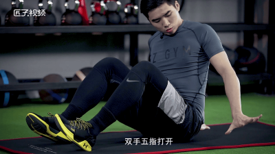 ​肩部拉伸怎么训练视频 肩部拉伸怎么训练好