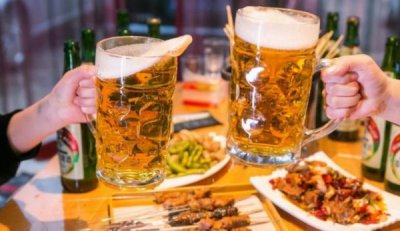 ​啤酒罐装和瓶装哪个度数高(罐装啤酒比瓶装啤酒度数高)