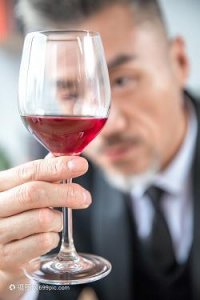 ​50度郎酒中国红(郎酒中国红俏喜郎价格)