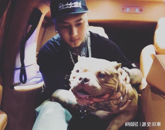 网红天津李四仗义出手,300万购买老方丈道奇豪车,网友:真兄弟-