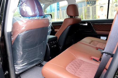 丰田酷路泽4000 不同版本配置介绍-