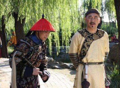 ​古代太监手里为什么拿着一根拂尘 这个东西有什么作用