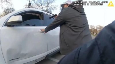 ​美国一警察向被拦停非裔司机开枪，41秒连开96枪