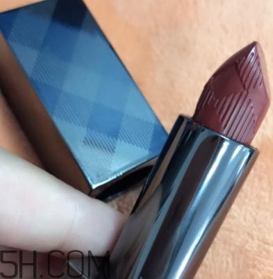 burberry口红97和93哪个好看？burberry巴宝莉97和93对比