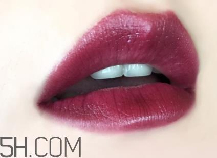 burberry口红97和93哪个好看？burberry巴宝莉97和93对比