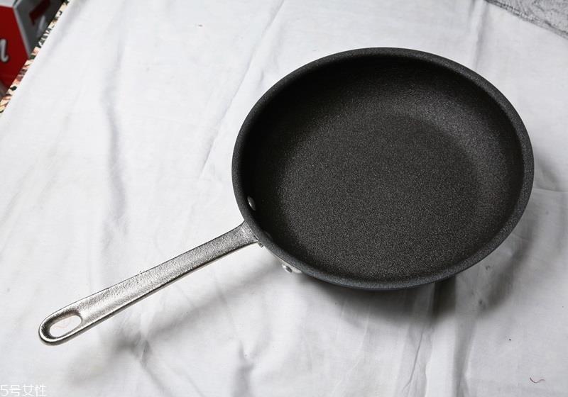 炒菜锅哪种好用 怎样挑选炒菜锅 炒菜锅哪种好用 怎样挑选炒菜锅