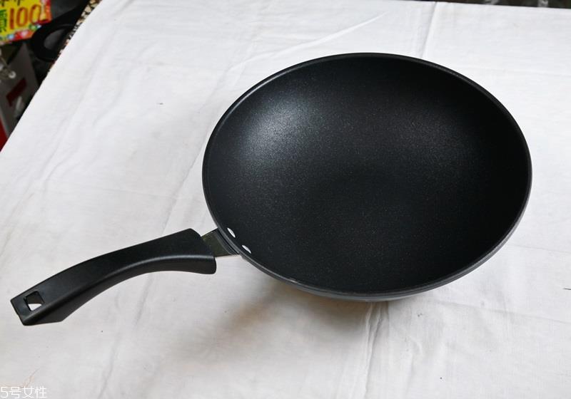 炒菜锅哪种好用 怎样挑选炒菜锅 炒菜锅哪种好用 怎样挑选炒菜锅