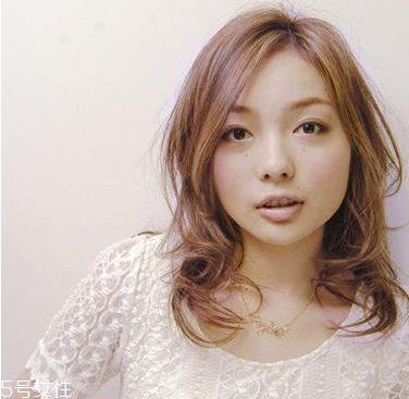 国字脸怎么办 国字脸女生适合的发型 国字脸怎么办 国字脸女生适合的发型