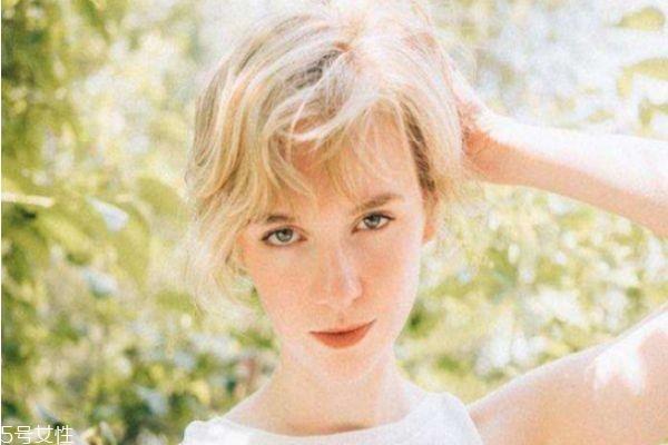 国字脸怎么办 国字脸女生适合的发型 国字脸怎么办 国字脸女生适合的发型