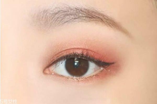 画眼妆的步骤 大眼妆的画法步骤图 画眼妆的步骤 大眼妆的画法步骤图