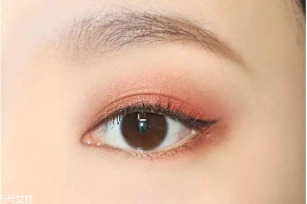 画眼妆的步骤 大眼妆的画法步骤图 画眼妆的步骤 大眼妆的画法步骤图