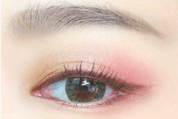 画眼妆的步骤 大眼妆的画法步骤图 画眼妆的步骤 大眼妆的画法步骤图