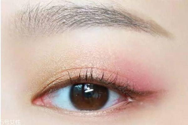 画眼妆的步骤 大眼妆的画法步骤图 画眼妆的步骤 大眼妆的画法步骤图