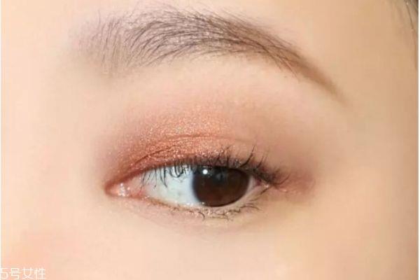 画眼妆的步骤 大眼妆的画法步骤图 画眼妆的步骤 大眼妆的画法步骤图