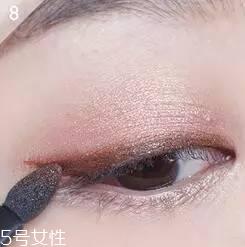 画眼妆的步骤 大眼妆的画法步骤图 画眼妆的步骤 大眼妆的画法步骤图