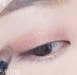 画眼妆的步骤 大眼妆的画法步骤图 画眼妆的步骤 大眼妆的画法步骤图