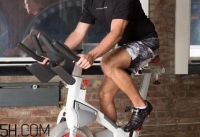 ​骑动感单车穿什么鞋好？骑动感单车穿什么衣服好？