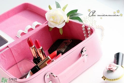 兰蔻菁纯唇膏怎么打开？兰蔻口红盖子怎么打开？