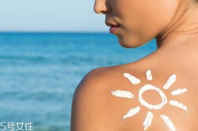 直接涂防晒霜可以吗 直接涂防晒霜的危害 直接涂防晒霜可以吗 直接涂防晒霜的危害