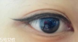 kiss me眼线笔怎么卸？卸妆水直接擦拭即可